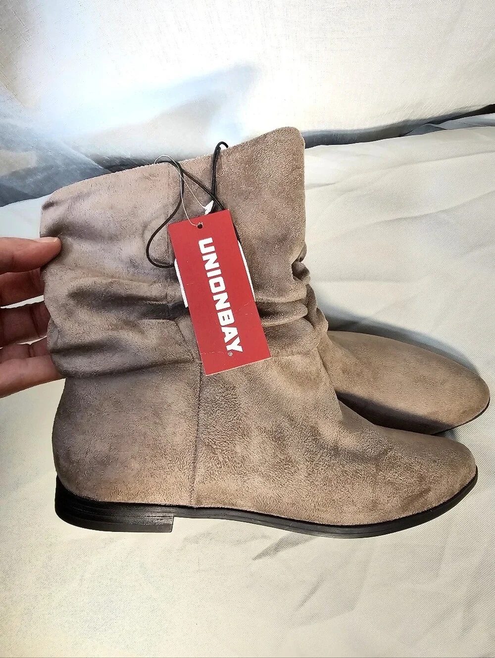 UNIONBAY 7.5M Taupe Suede Pointed Ankle Boots